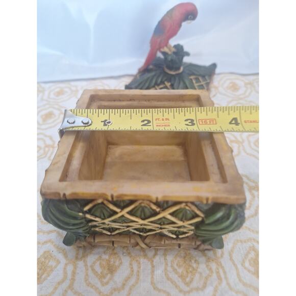 Tropical Parrot Trinket Box – Hand-Painted Bamboo & Palm Leaf Resin Décor - Picture 7 of 9